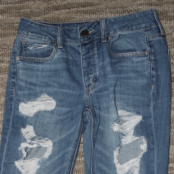 American Eagle Ripped Jeans - Picture 2 of 2